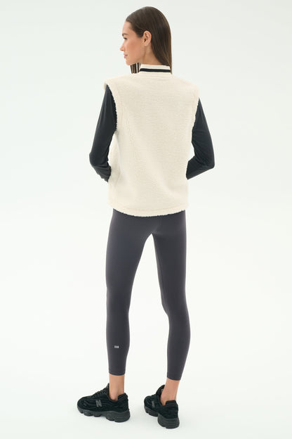 Aster Sherpa Vest - Splits59